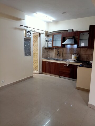 Room in 3 BHK Apartment at Sethi Max Royal, Sector 140a – for Sale