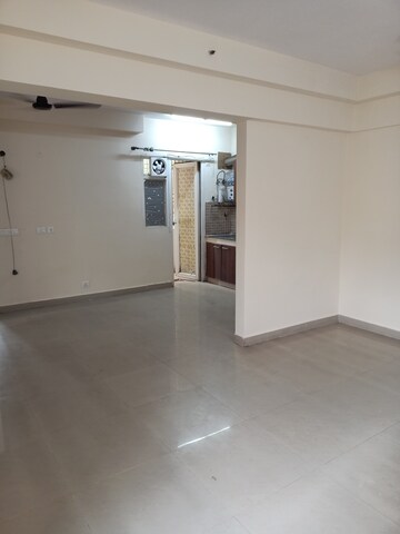 Room in 3 BHK Apartment at Sethi Max Royal, Sector 140a – for Sale