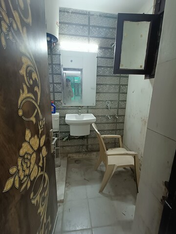 Attached Bathroom in 3 BHK Builder Floor at Green Fields Colony – for Sale