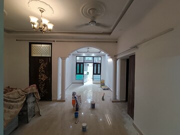 Building Lobby in 3 BHK Builder Floor at Green Fields Colony – for Sale