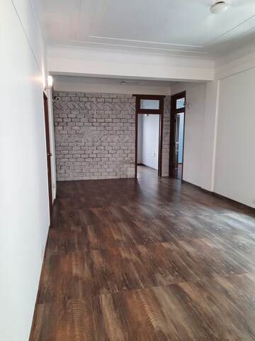 Room in 3 BHK Apartment at Harbour Heights, Colaba – for Sale