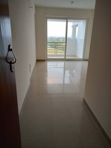 Room in 2 BHK Apartment at Ramprastha City The Edge Towers, Sector 37d – for Sale