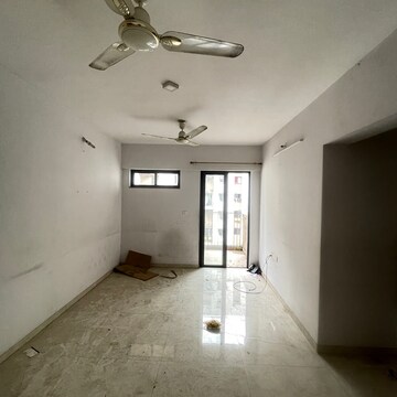 Room in 1.5 BHK Apartment at Lodha Lakeshore Greens, Hedutane – for Sale