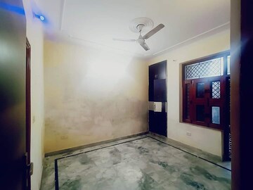 Room in 3.5 BHK Builder Floor at Sainik Colony – for Sale