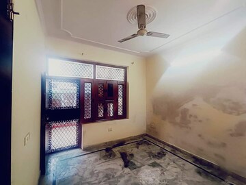 Room in 3.5 BHK Builder Floor at Sainik Colony – for Sale