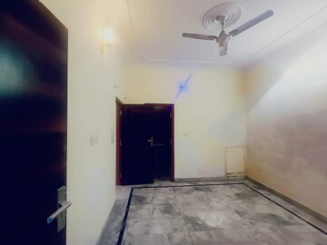 Room in 3.5 BHK Builder Floor at Sainik Colony – for Sale
