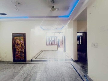 Building Lobby in 3.5 BHK Builder Floor at Sainik Colony – for Sale