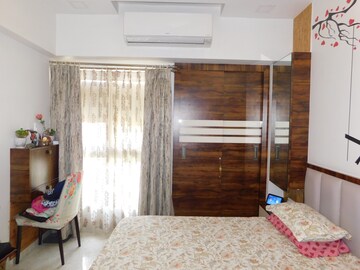 Bedroom in 2 BHK Apartment at Lodha Amara, Kolshet Road – for Sale