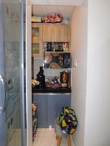 Furnished Amenities in 2 BHK Apartment at Lodha Amara, Kolshet Road – for Sale