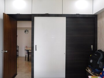 Room in 2 BHK Apartment at Lodha Amara, Kolshet Road – for Sale