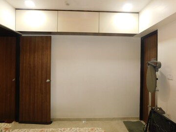 Room in 2 BHK Apartment at Lodha Amara, Kolshet Road – for Sale