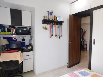 Room in 2 BHK Apartment at Lodha Amara, Kolshet Road – for Sale