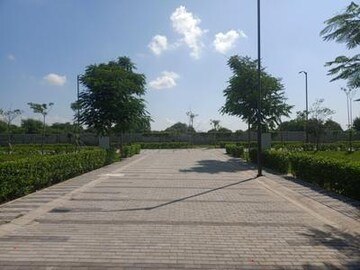  Plot – Garden View at BPTP District, Sector 81 - for Sale