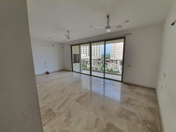 Room in 3 BHK Apartment at Hiranandani Rodas Enclave Rosemount, Ghodbunder Road – for Sale