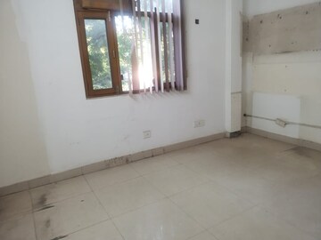 Room in 2 BHK Apartment at Vasant Kunj – for Sale