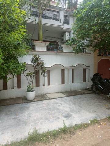 5 BHK Independent House For Sale in Iim Road