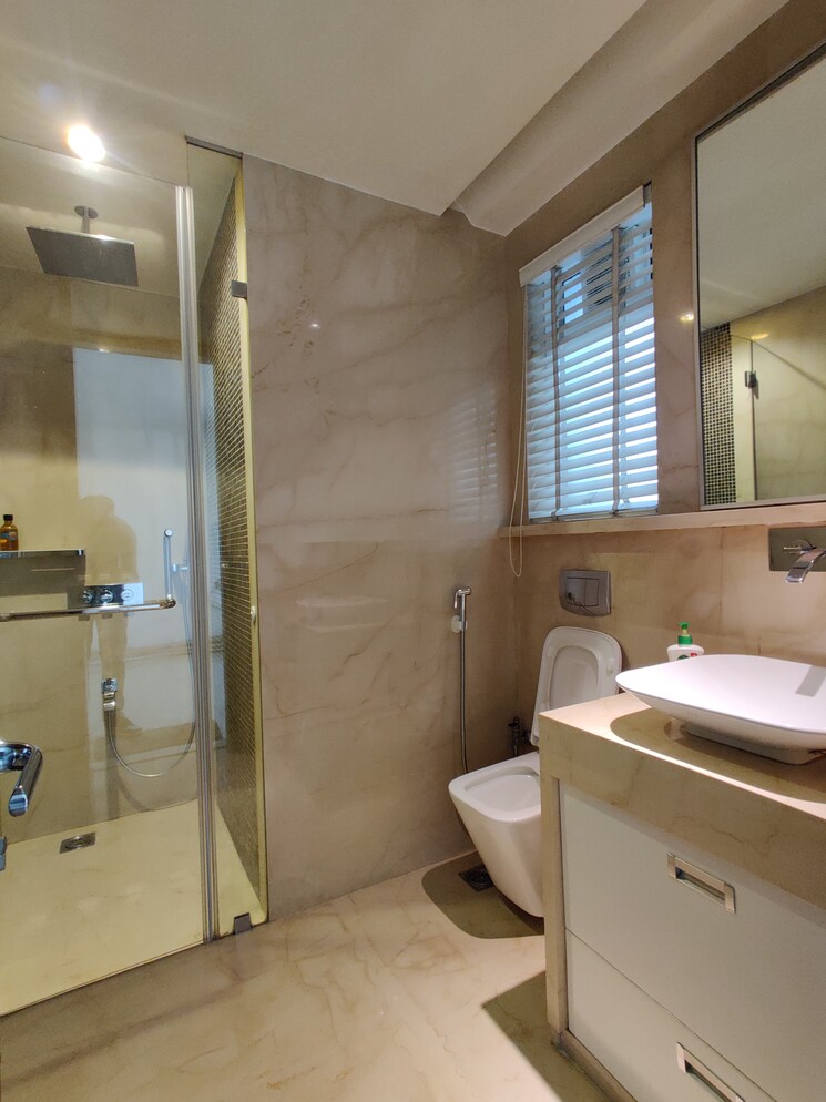 Bathroom, satguru-flying-carpet 4 Bedroom 2050 Sq.Ft. Apartment In Khar West Mumbai 7270658