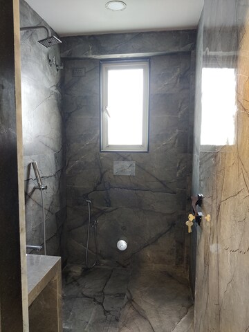 Bathroom in 1.5 BHK Apartment at M4 Ocean View, Mazgaon – for Sale