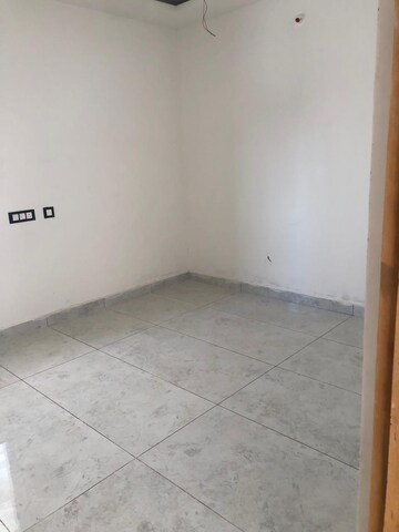 Room in 3 BHK Apartment at Film Nagar – for Sale