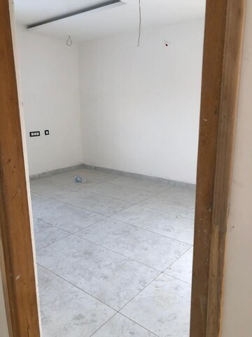 Room in 3 BHK Apartment at Film Nagar – for Sale