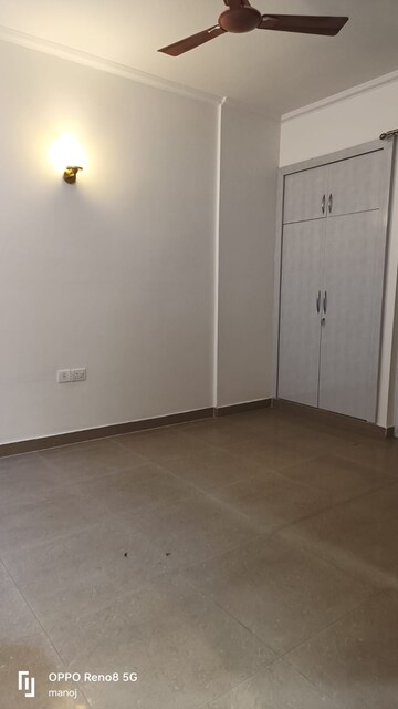 Room in 4 BHK Apartment at Indosam75, Sector 75 – for Sale