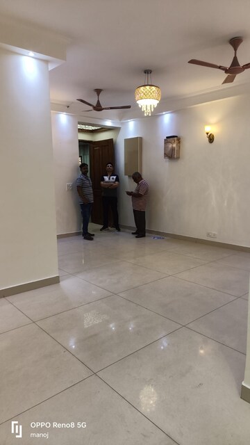 Room in 4 BHK Apartment at Indosam75, Sector 75 – for Sale