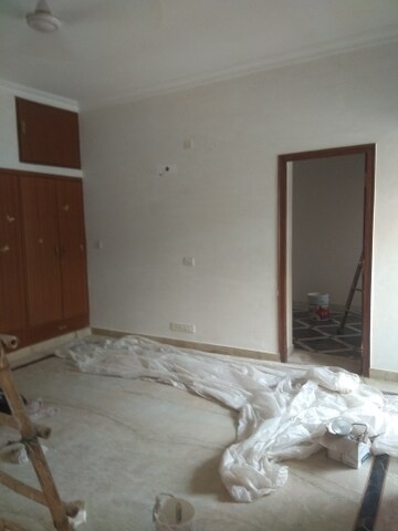 Room in 6+ BHK Independent House at New Friends Colony – for Sale