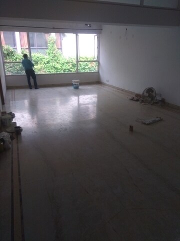 Room in 6+ BHK Independent House at New Friends Colony – for Sale
