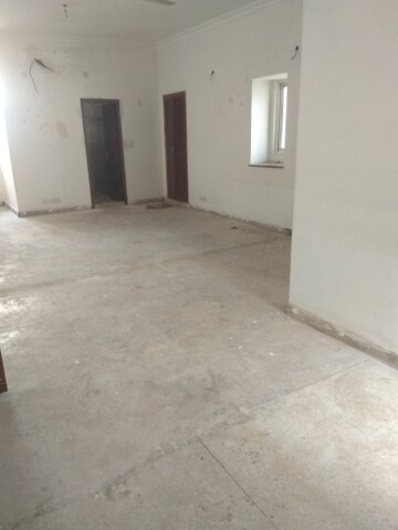 Room in 6+ BHK Independent House at New Friends Colony – for Sale