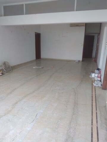 Room in 6+ BHK Independent House at New Friends Colony – for Sale