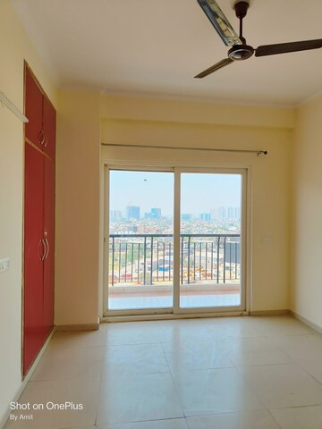 Room in 2.5 BHK Apartment at Apex Athena, Sector 75 – for Sale