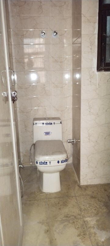 Bathroom in 2 BHK Builder Floor at Mayur Vihar Phase 1 – for Sale