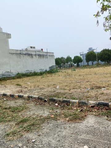  Plot For Sale in Sector 8