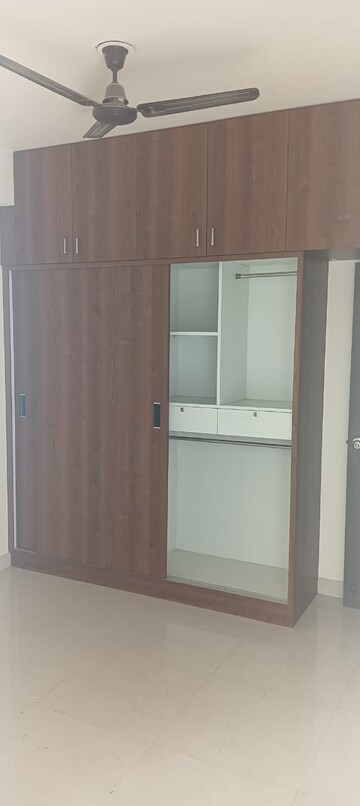 Room in 2 BHK Apartment at Signature Global The Roselia, Sector 95a – for Sale