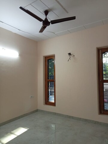 Room in 2 BHK Independent House at Sector 16 – for Sale