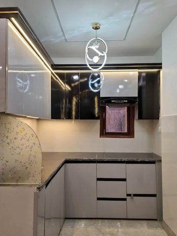 Furnished Amenities in 2 BHK Builder Floor at Uttam Nagar – for Sale