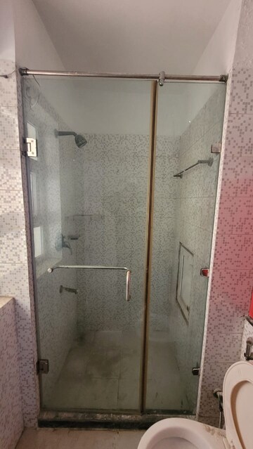 Furnished Amenities in 3.5 BHK Apartment at BPTP The Resort, Sector 75 – for Sale