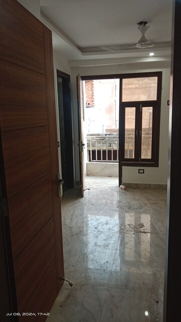 Room in 3 BHK Builder Floor at Chattarpur – for Sale