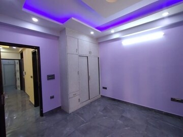 Room in 3 BHK Builder Floor at Dwarka – for Sale