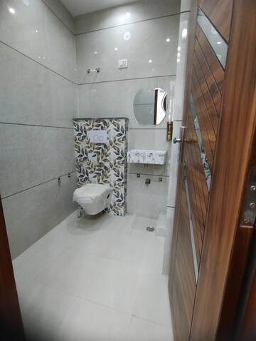 Master Bedroom in 2 BHK Builder Floor at Uttam Nagar West – for Sale