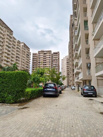 2 BHK Apartment For Sale in Shree Vardhman Green Court, Sector 90