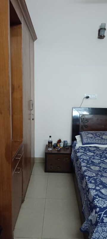 Furnished Amenities in 3 BHK Apartment at Vasant Kunj – for Sale