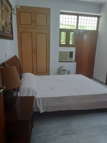Bedroom in 3.5 BHK Builder Floor at Ardee City, Sector 52 – for Sale