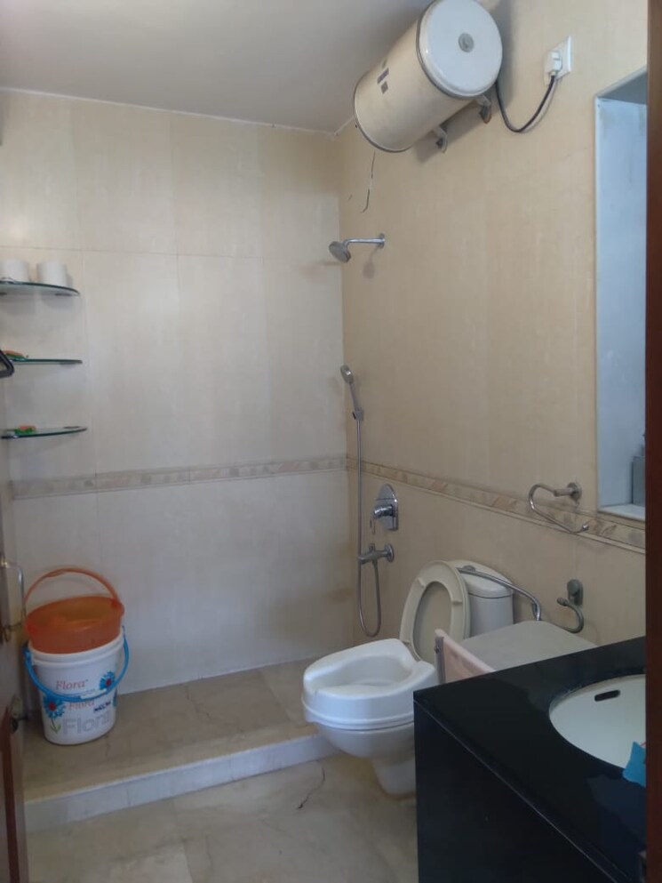 Bathroom, navrang-basant-chs 3 Bedroom 1735 Sq.Ft. Apartment In Cuffe Parade Mumbai 7272497
