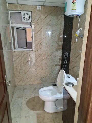 Bathroom in 2.5 BHK Apartment at Amrapali Silicon City, Sector 76 – for Sale