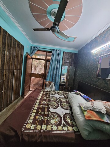 Master Bedroom in 2 BHK Builder Floor at Dilshad Garden – for Sale