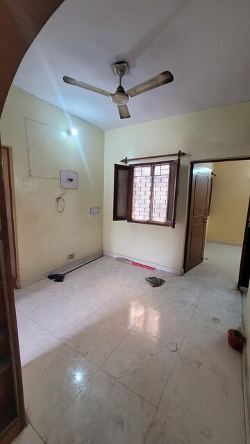 Room in 2 BHK Builder Floor at Dilshad Garden – for Sale