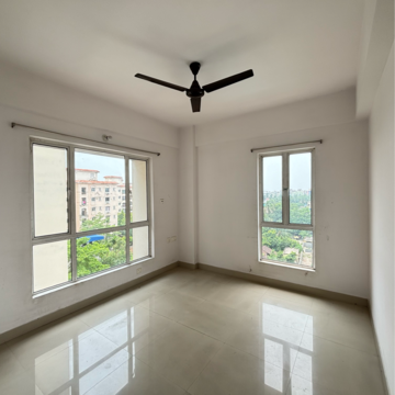 Room in 2 BHK Apartment at Siddha Xanadu Condominium, Bablatala – for Sale