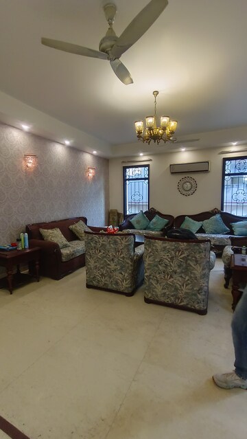 Living Room in 4 BHK Builder Floor at Eros Rosewood City, Sector 49 – for Sale