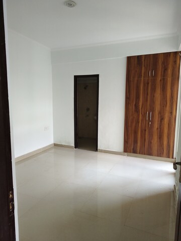 Room in 2 BHK Apartment at Amrapali Princely Estate, Sector 76 – for Sale